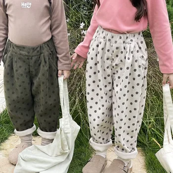 2023 Зима Ново детско облекло Момичета Loose Polka Dot Рипсени панталони Детски удебелени интегрални кадифени точки ежедневни панталони