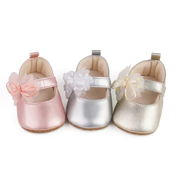 Baywell Бебешки обувки Новородени момичета PU Обувки за малки деца Дантела Bowknot Мека подметка против хлъзгане принцеса парти Първи обувки Walkers 0-18M